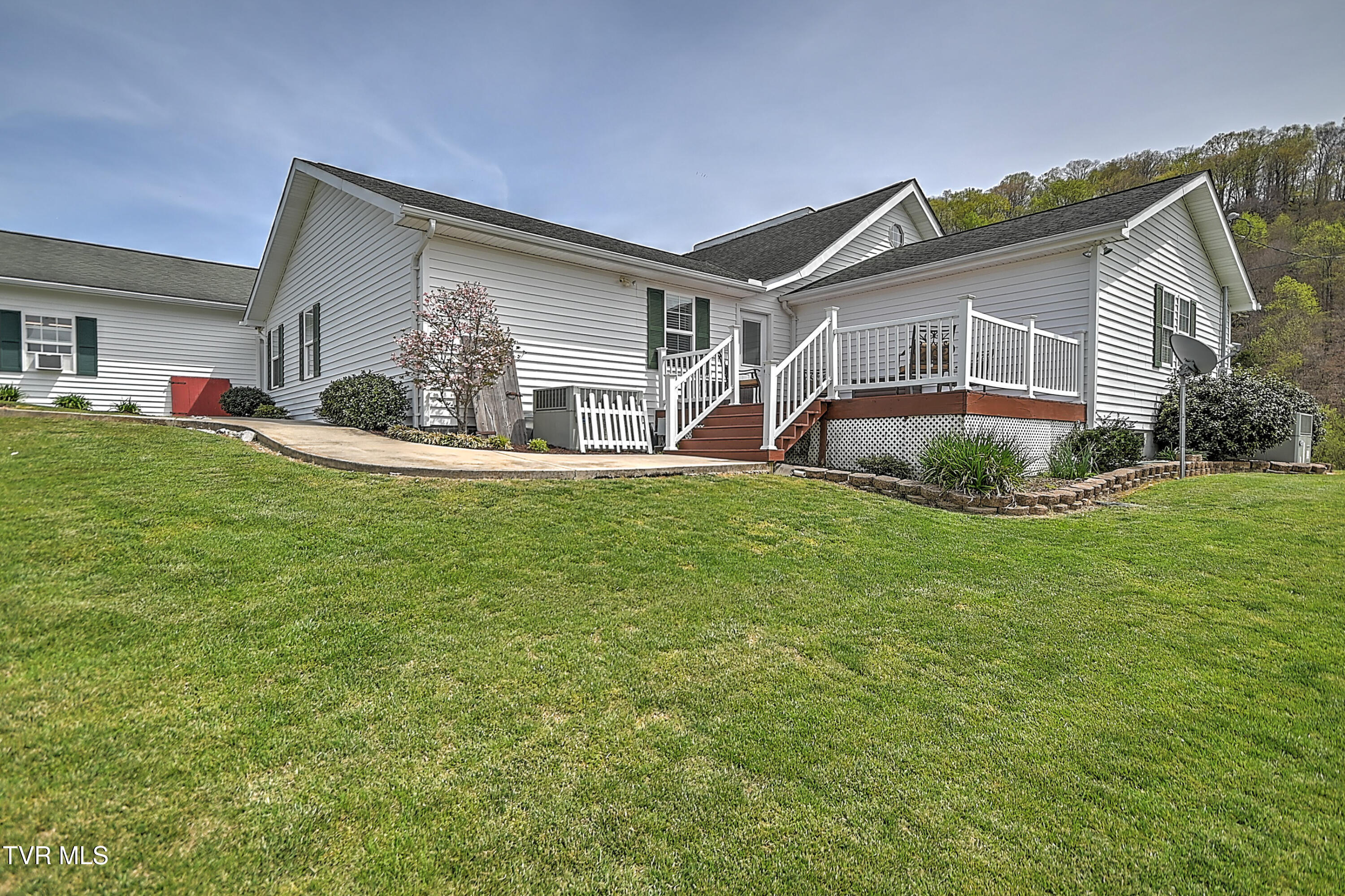 18685 Horton Highway Fall Branch, TN 37656 - Photo 50 of 111 18685 Horton Hwy KM-52