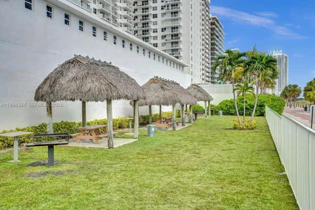 $725,000 | 5601 Collins Avenue, Unit 504, Miami Beach, FL 33140