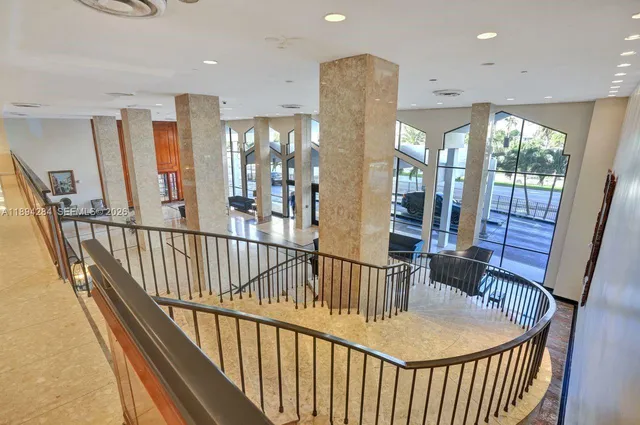 $725,000 | 5601 Collins Avenue, Unit 504, Miami Beach, FL 33140