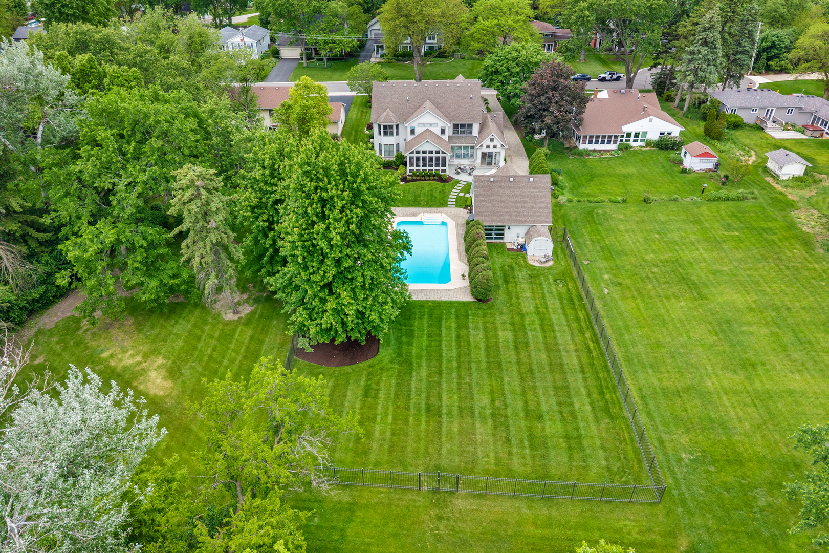 1726 Kay Road Wheaton, IL 60187 - Photo 3 of 50