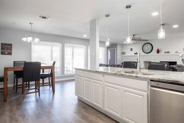 $3,000 | 701 Kentwood Circle, Bedford, TX 76021