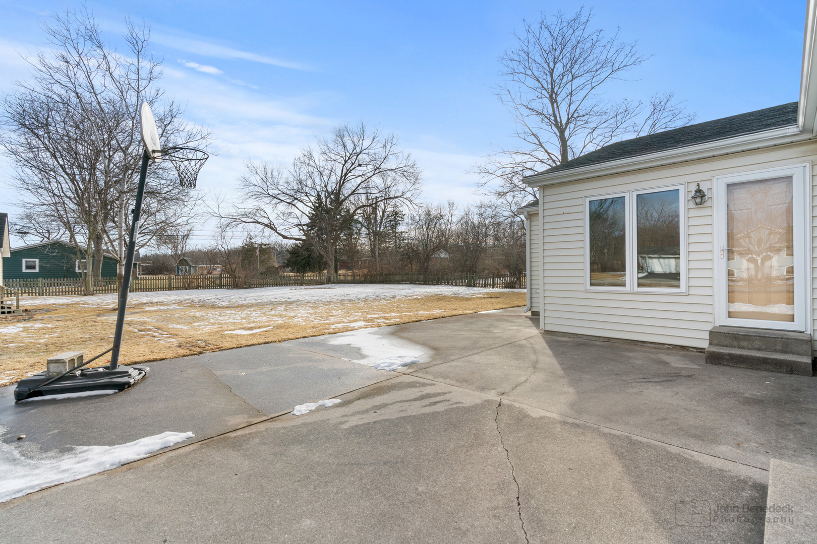 1931 Cranbrook Drive Green Oaks, IL 60048 - Photo 24 of 33 a view of backyard of house