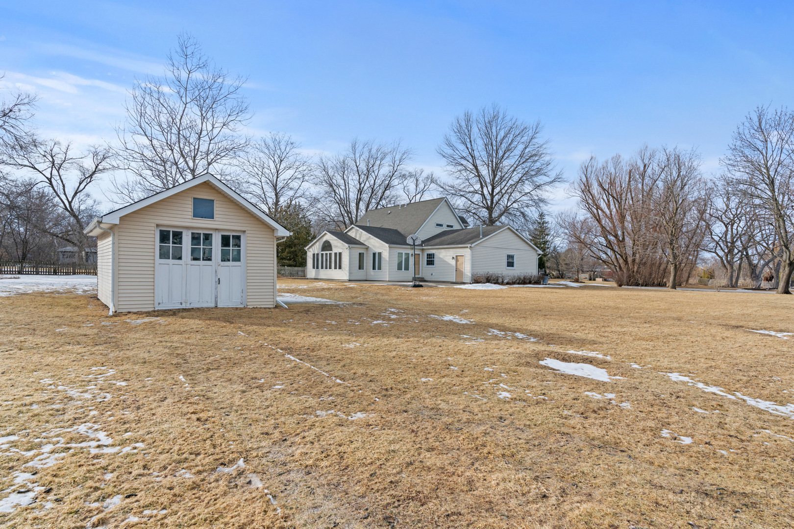 1931 Cranbrook Drive Green Oaks, IL 60048 - Photo 25 of 33 a view of large space with a large tree in front of it