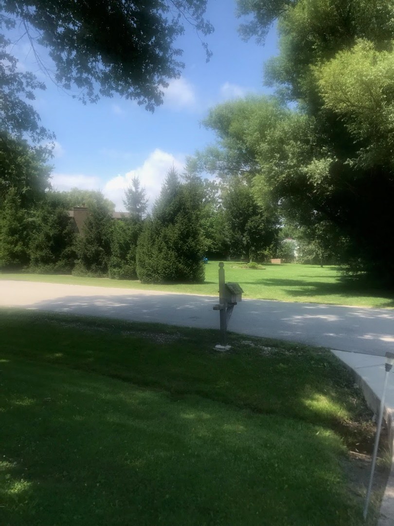 1931 Cranbrook Drive Green Oaks, IL 60048 - Photo 31 of 33 a view of a park