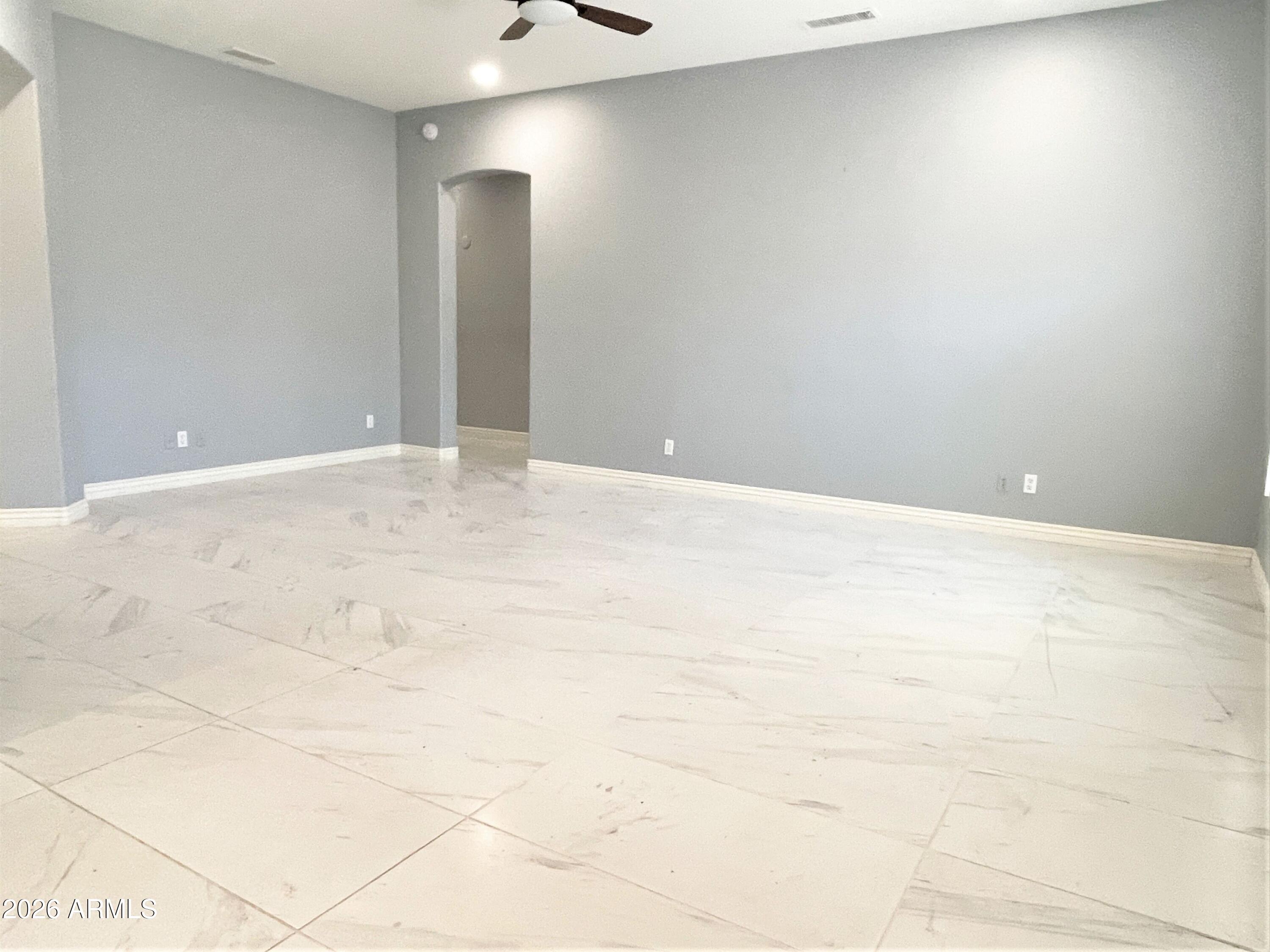 4523 East Swilling Road Phoenix, AZ 85050 - Photo 9 of 30 4523 (10)