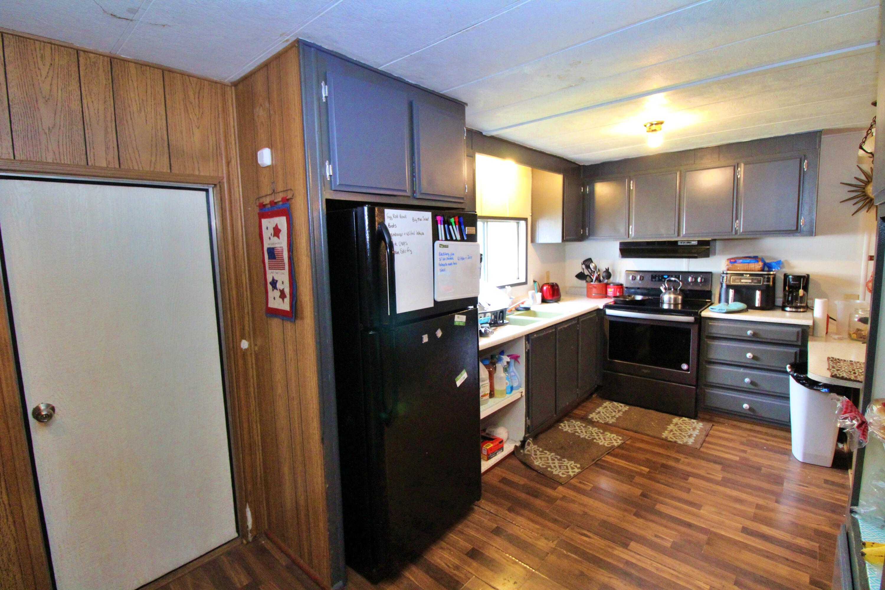 1120-a Merlin Road Grants Pass, OR 97526 - Photo 25 of 35 Kitchen in mobile.