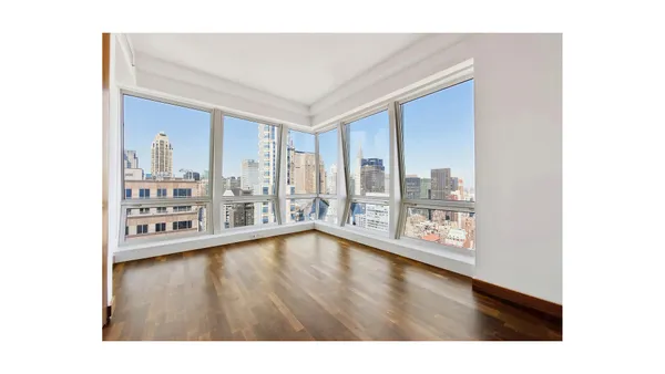 $12,750 | 400 5th Avenue, Unit 41E | Midtown South