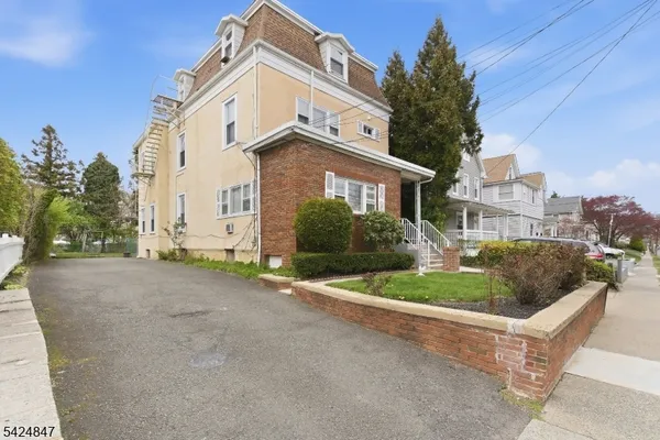 $499,999 | 129 Duer Street, North Plainfield, NJ 07060