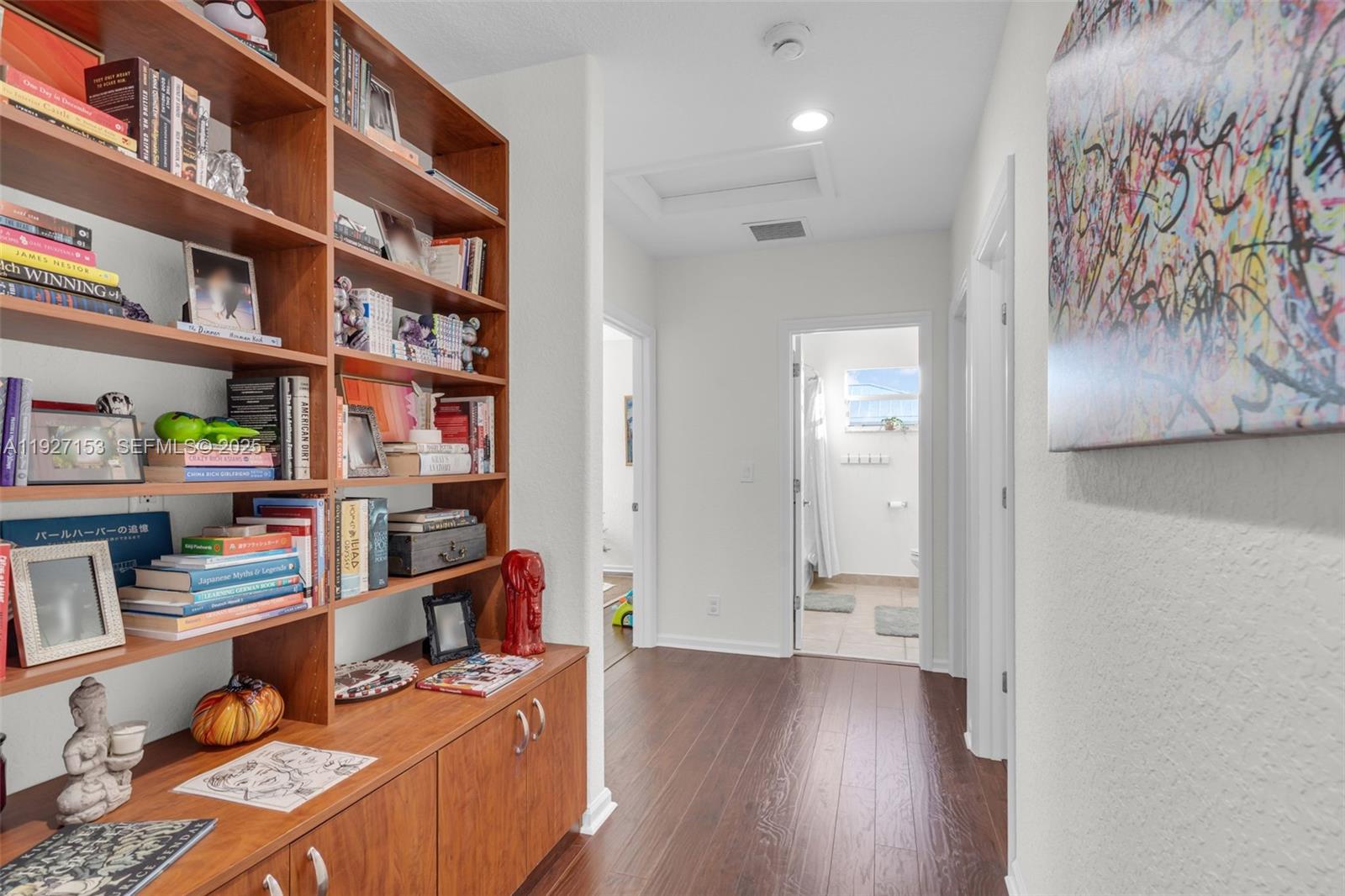 4272 North Magnolia Circle Delray Beach, FL 33445 - Photo 26 of 30 HALLWAY