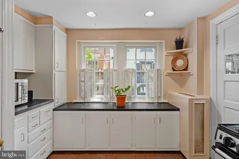 $1,075,000 | 2208 Rittenhouse Square, Philadelphia, PA 19103