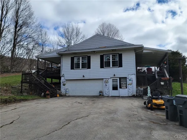 $265,000 | 295 Vedder Road, St. Johnsville, NY 13452