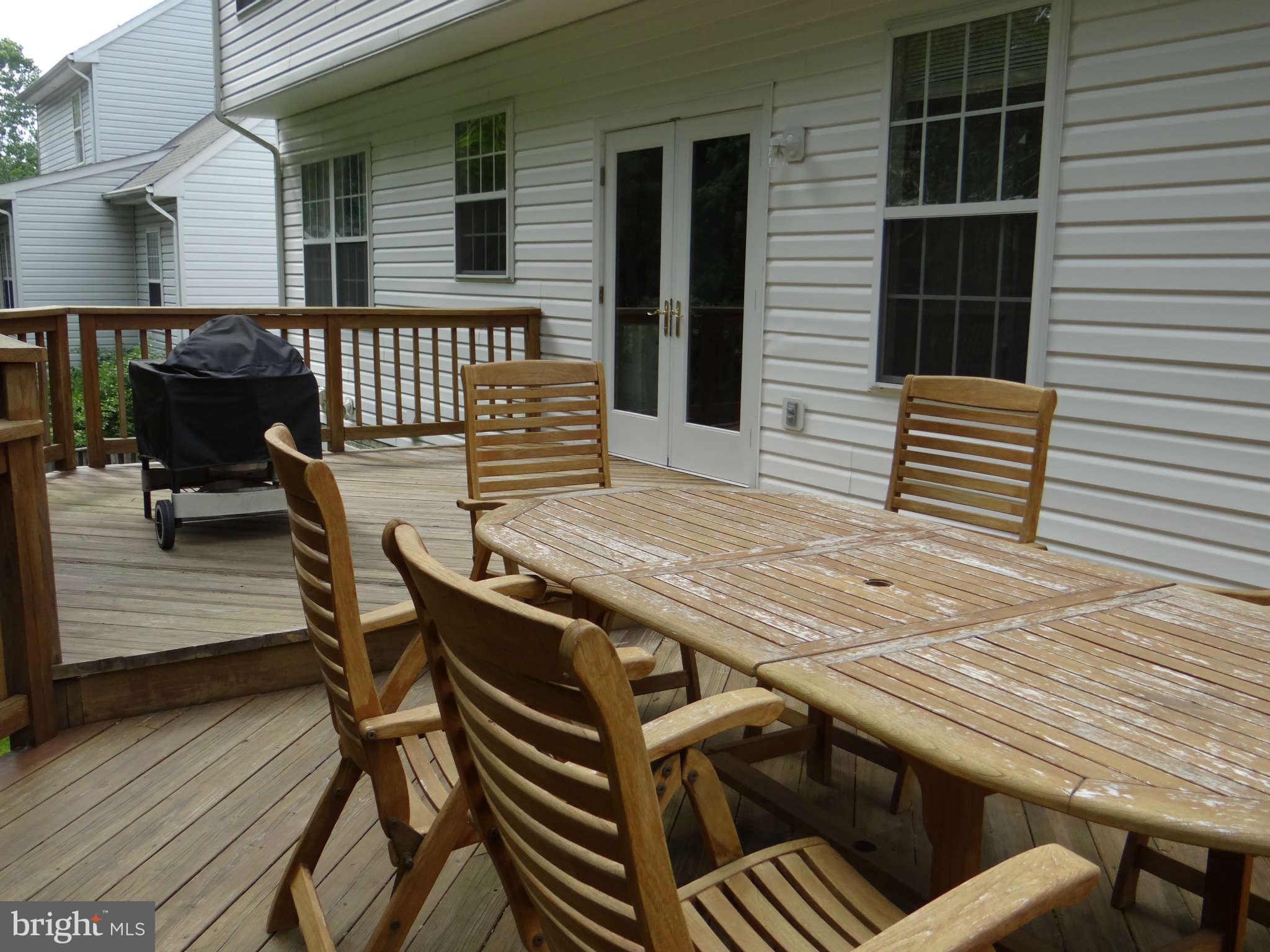 8809 Sumner Grove Drive Laurel, MD 20708 - Photo 4 of 30 Deck view#2