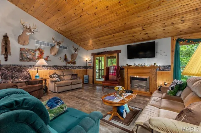 $999,000 | 3153 North 2225 Street, Beecher City, IL 62414