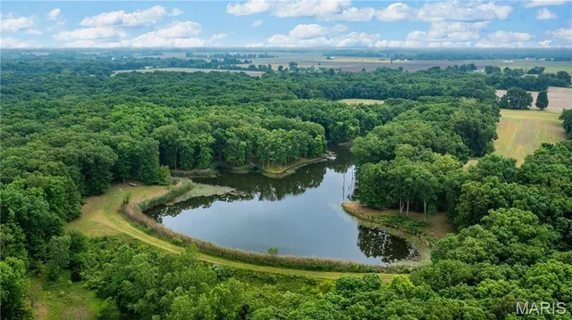 $999,000 | 3153 North 2225 Street, Beecher City, IL 62414