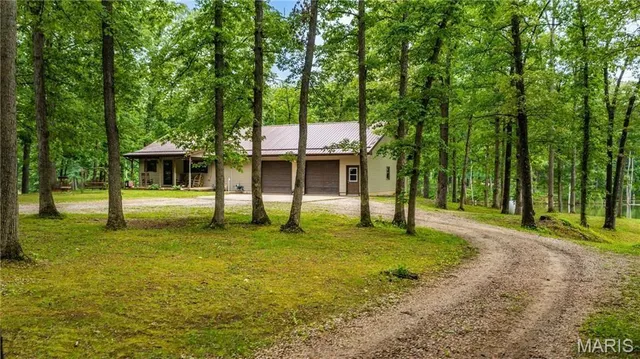 $999,000 | 3153 North 2225 Street, Beecher City, IL 62414