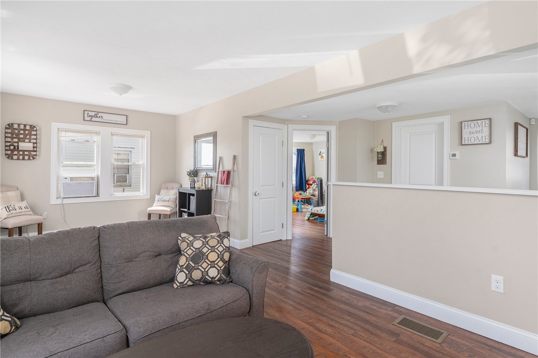 752 Strawberry Field Road Warwick, RI 02886 - Photo 8 of 27 Gallery Image 8
