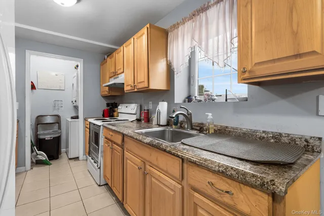 $951,000 | 51 Jordan Drive, Medford, NY 11763