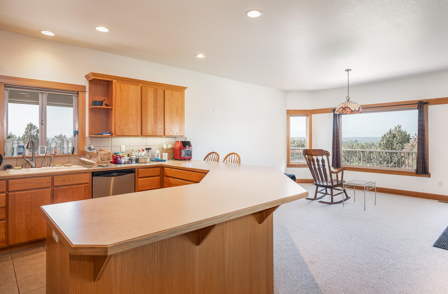 3242 Southwest 43rd Street Redmond, OR 97756 - Photo 9 of 38 Kitchen with dinning area.