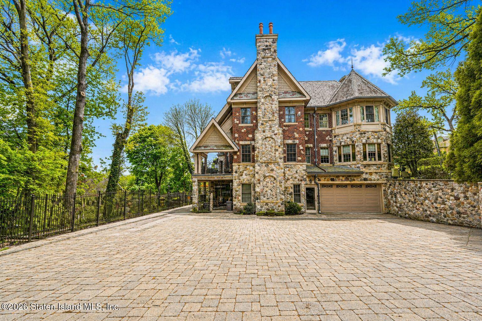 125 Benedict Road Staten Island, NY 10304 - Photo 59 of 96 125 Driveway Clean