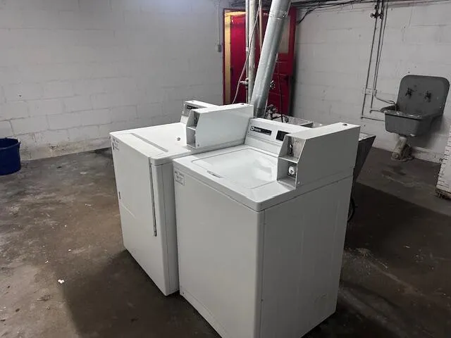 $949,900 | 3070 North Oakland Avenue, Milwaukee, WI 53211