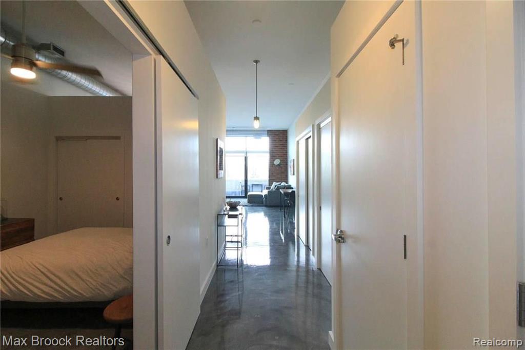 211 East 9 Mile Road, Unit 207 Ferndale, MI 48220 - Photo 4 of 30