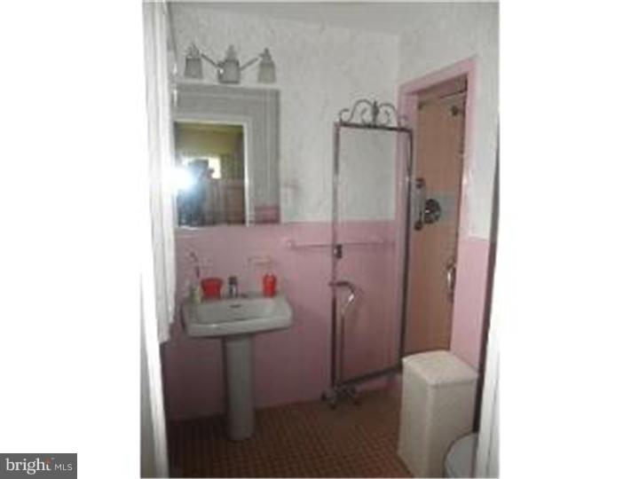 8804 Delphine Road Glenside, PA 19038 - Photo 15 of 25 Bedroom - Main