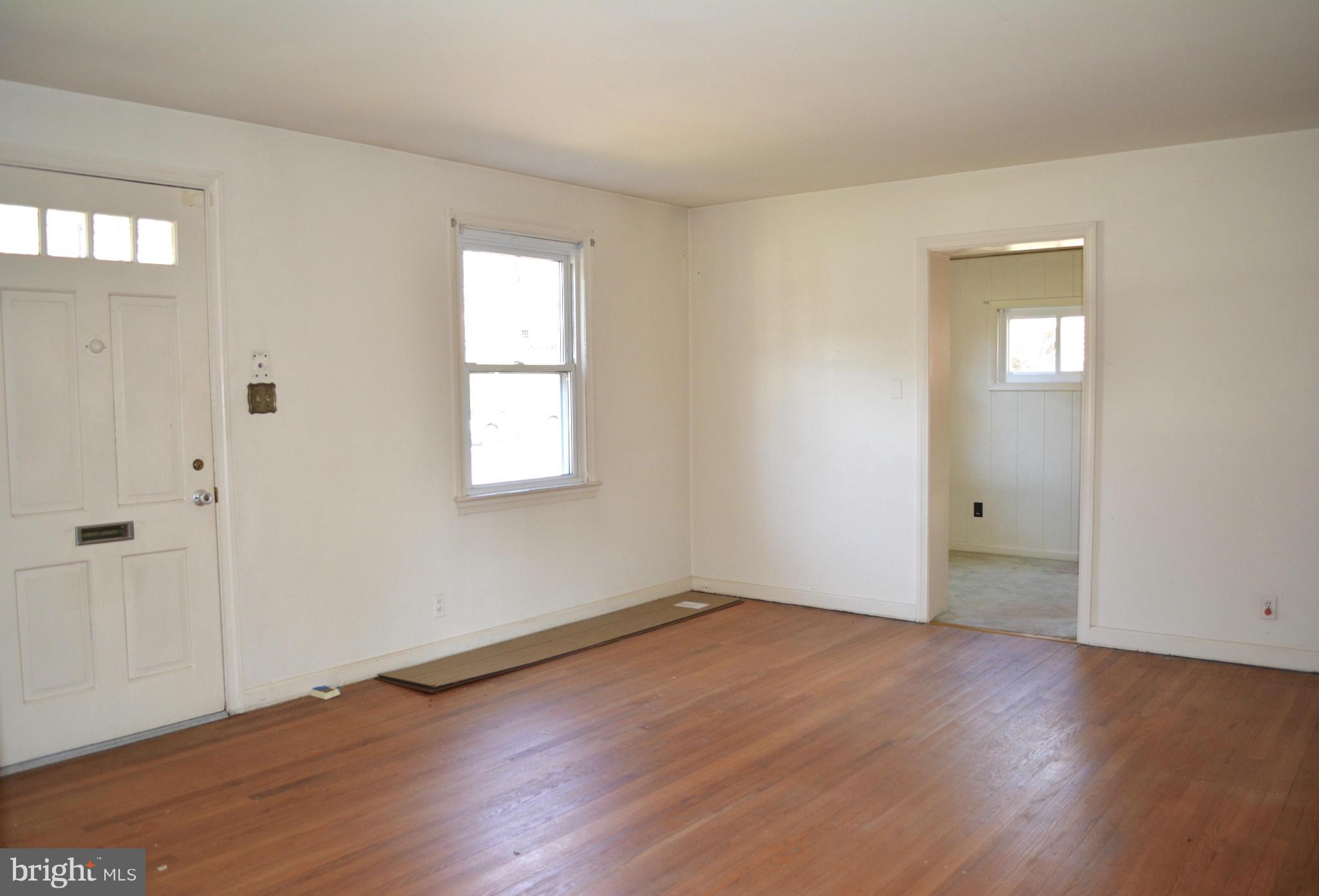 3811 Brightview Street Silver Spring, MD 20902 - Photo 2 of 30 Living Room