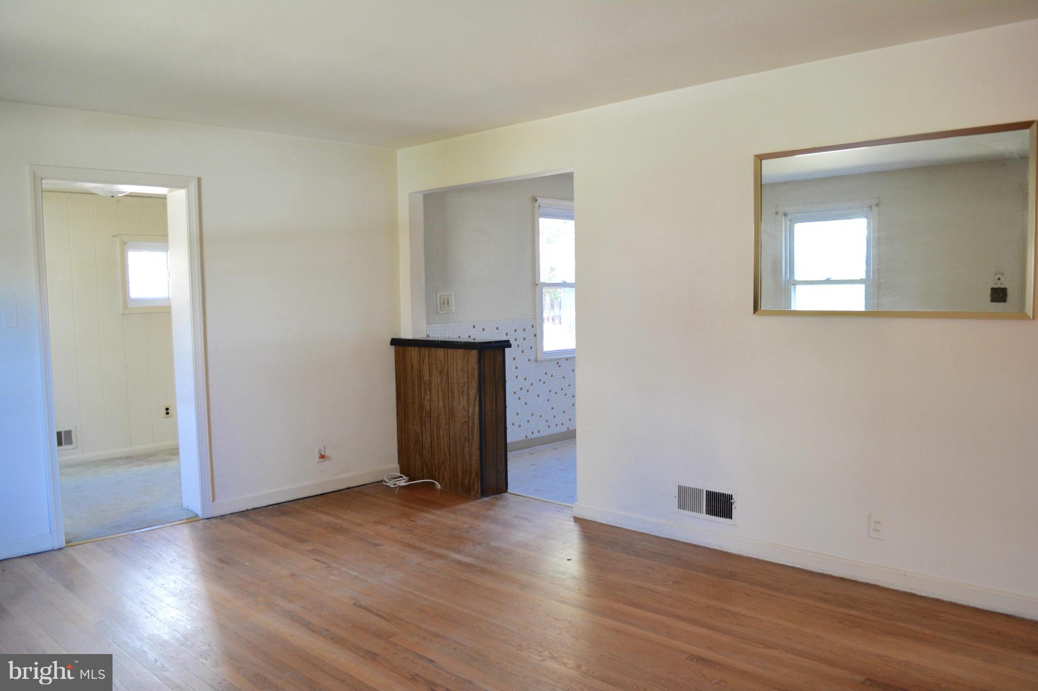 3811 Brightview Street Silver Spring, MD 20902 - Photo 3 of 30 Living Room