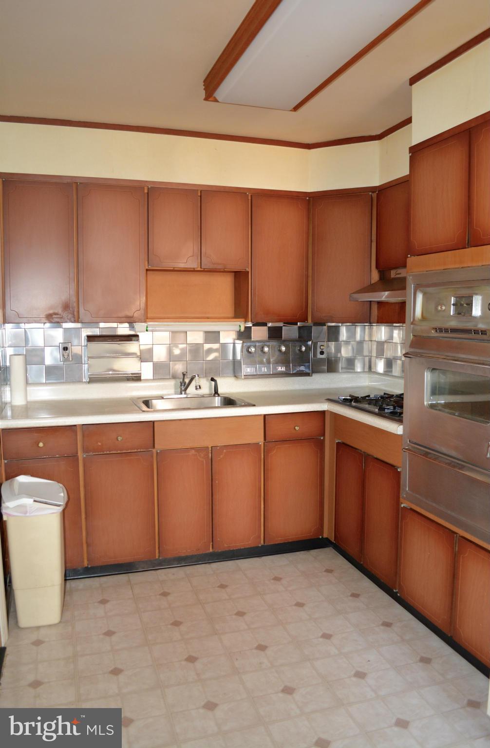 3811 Brightview Street Silver Spring, MD 20902 - Photo 6 of 30 Kitchen