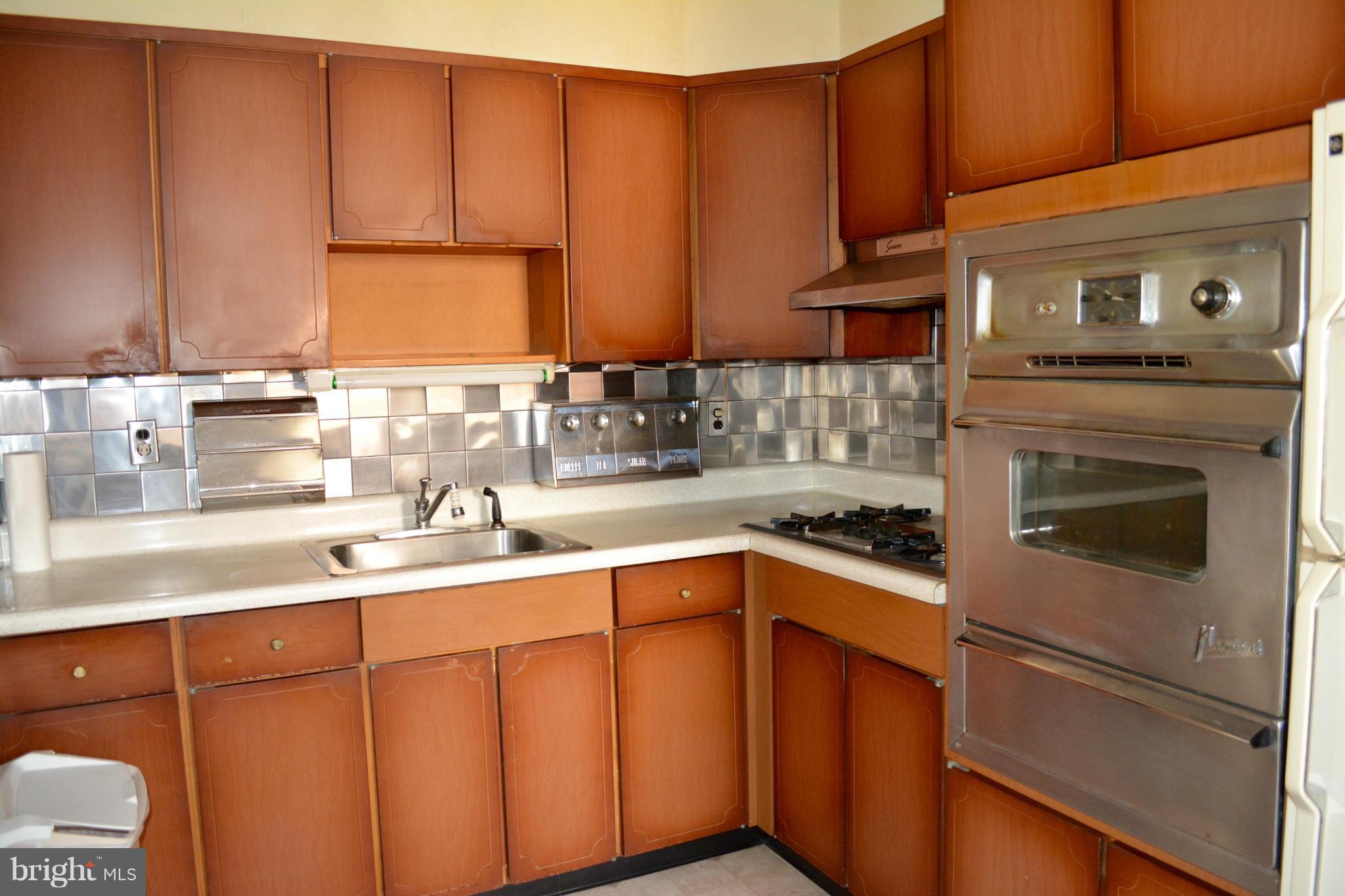 3811 Brightview Street Silver Spring, MD 20902 - Photo 7 of 30 Kitchen