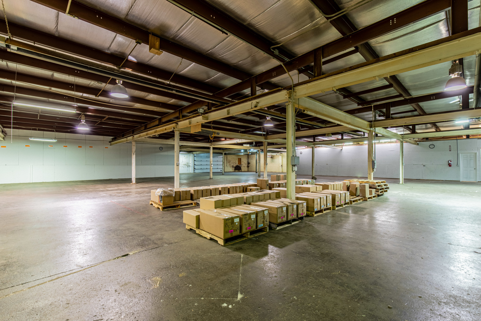 825 North Pleasant Street Princeton, IL 61356 - Photo 19 of 32 a view of empty room with wooden ceiling
