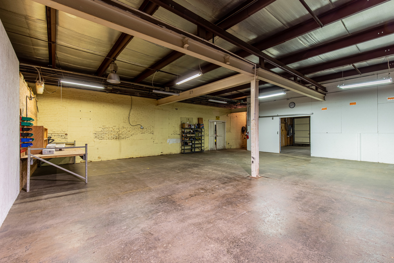 825 North Pleasant Street Princeton, IL 61356 - Photo 21 of 32 a view of a garage