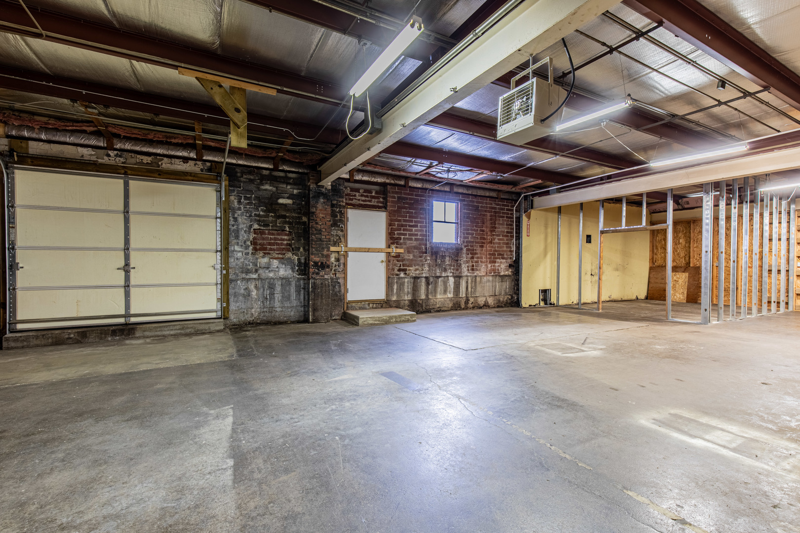 825 North Pleasant Street Princeton, IL 61356 - Photo 22 of 32 a view of empty room