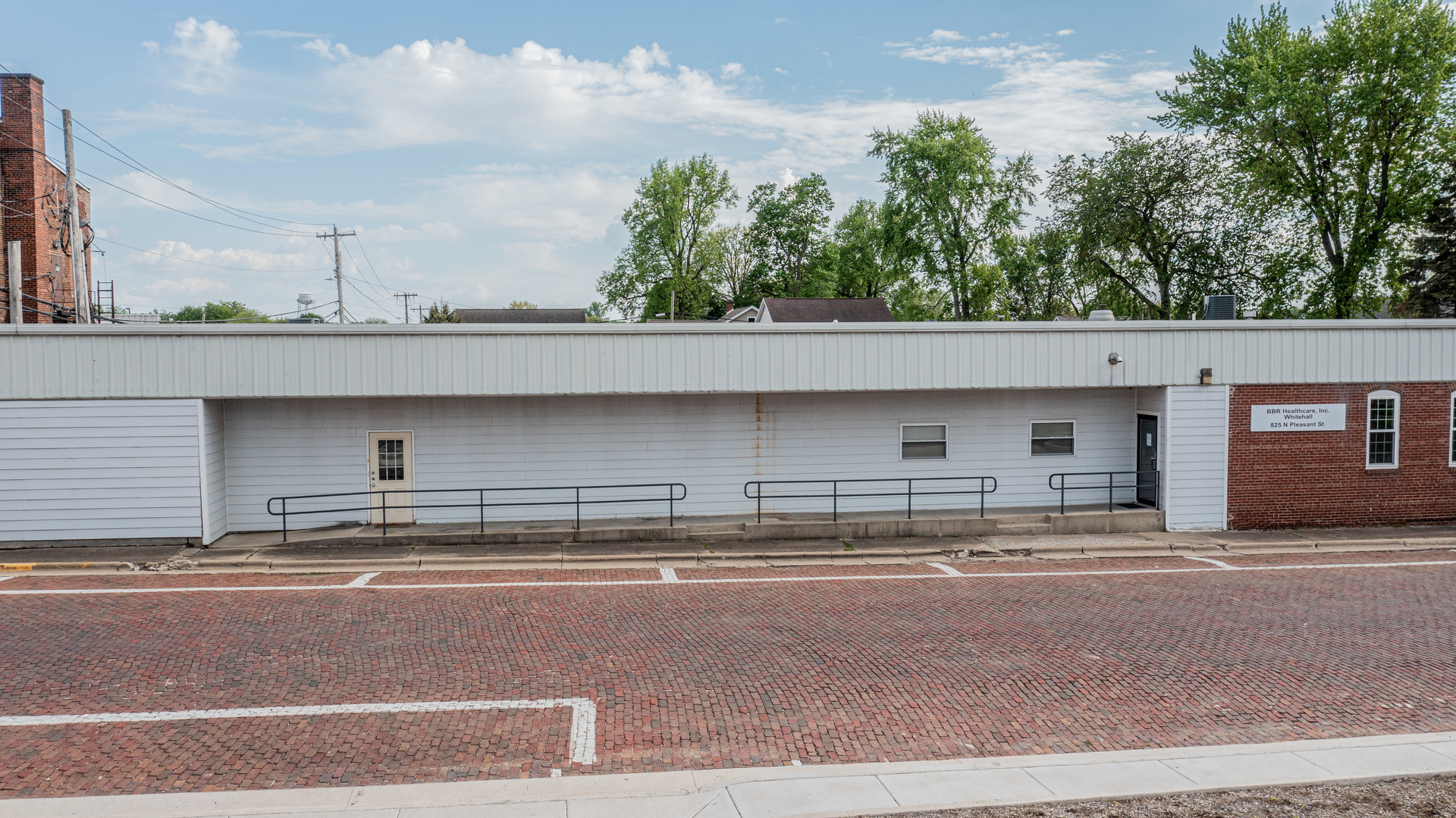 825 North Pleasant Street Princeton, IL 61356 - Photo 30 of 32 a view of a house and a outdoor space