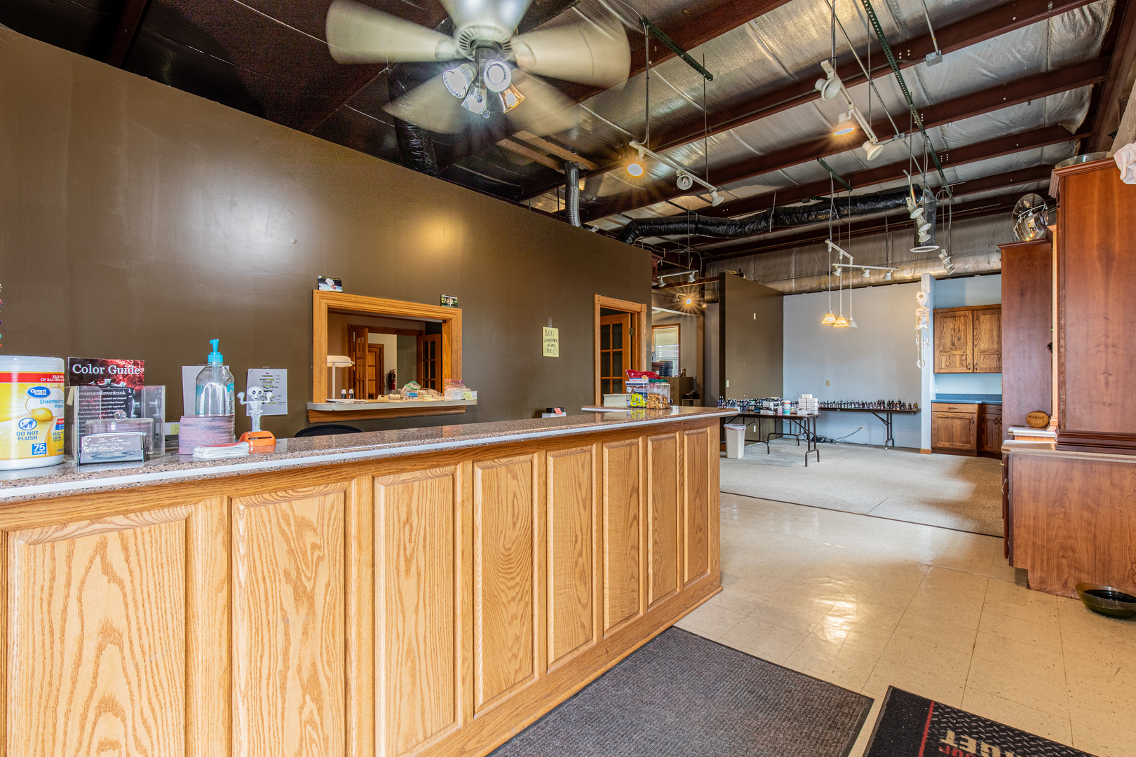 825 North Pleasant Street Princeton, IL 61356 - Photo 3 of 32 a view of a living room