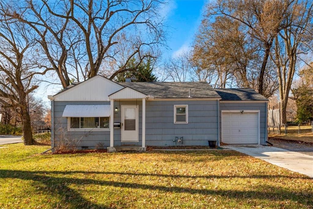 8660 James A Reed Road, Raytown, MO 64138 Compass