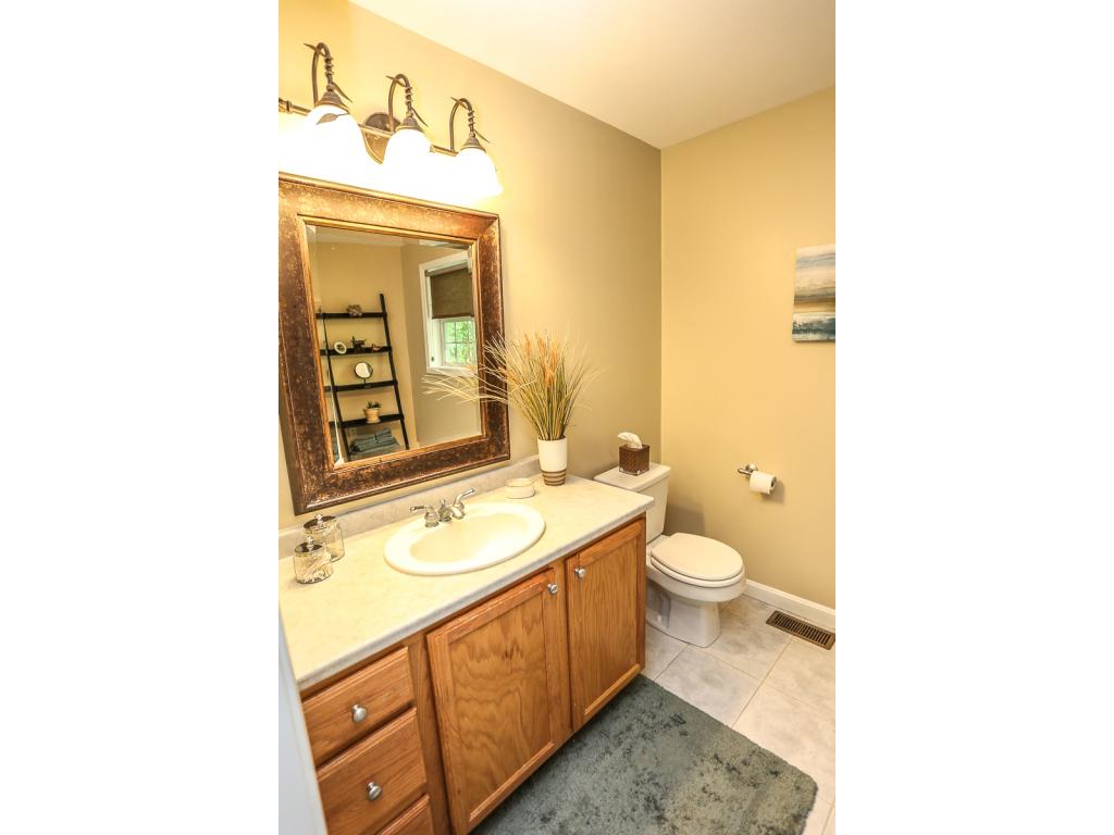 139 Goodhue Road Derry, NH 03038 - Photo 21 of 35