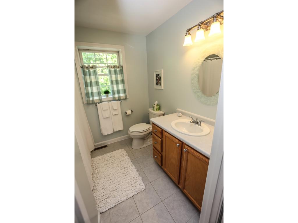 139 Goodhue Road Derry, NH 03038 - Photo 22 of 35