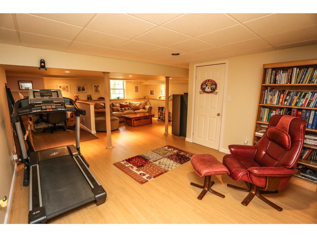139 Goodhue Road Derry, NH 03038 - Photo 27 of 35