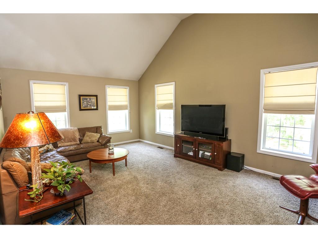 139 Goodhue Road Derry, NH 03038 - Photo 10 of 35
