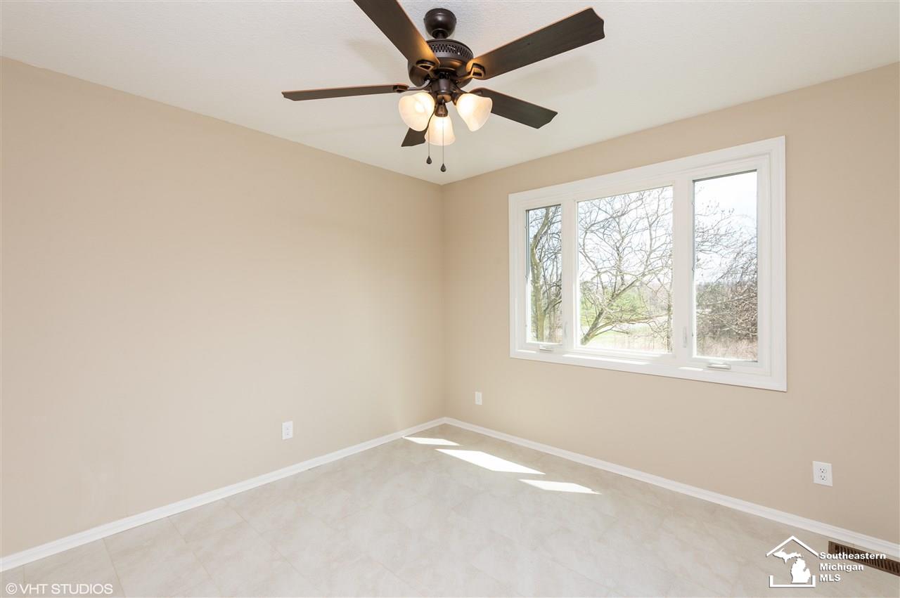 3697 Country Club Road Adrian, MI 49221 - Photo 6 of 25 Breakfast nook