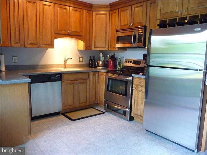 23 Uphill Road Levittown, PA 19056 - Photo 1 of 17 Gallery Image 1
