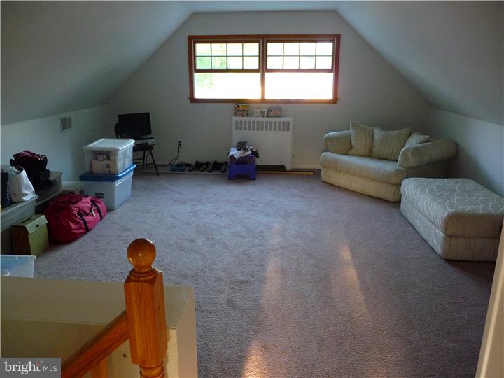 23 Uphill Road Levittown, PA 19056 - Photo 12 of 17 Gallery Image 12