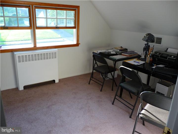 23 Uphill Road Levittown, PA 19056 - Photo 13 of 17 Gallery Image 13
