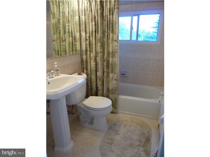 23 Uphill Road Levittown, PA 19056 - Photo 14 of 17 Gallery Image 14