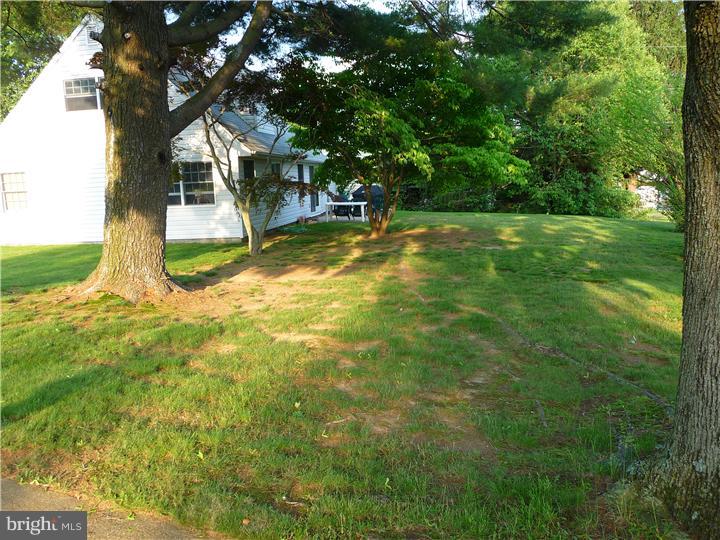 23 Uphill Road Levittown, PA 19056 - Photo 16 of 17 Gallery Image 16
