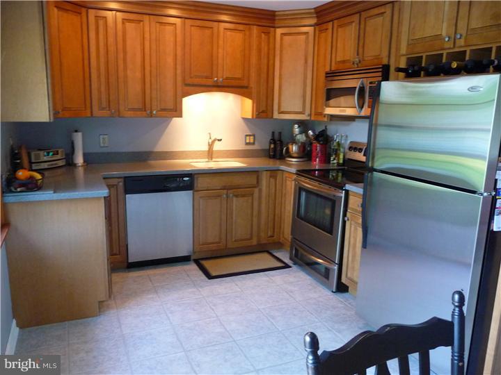 23 Uphill Road Levittown, PA 19056 - Photo 6 of 17 Gallery Image 6