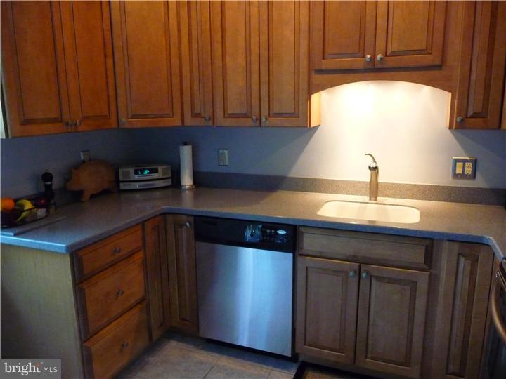 23 Uphill Road Levittown, PA 19056 - Photo 7 of 17 Gallery Image 7