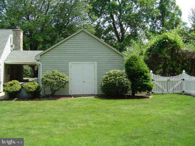 4302 Lakeview Road Harrisburg, PA 17112 - Photo 5 of 14 Gallery Image 5