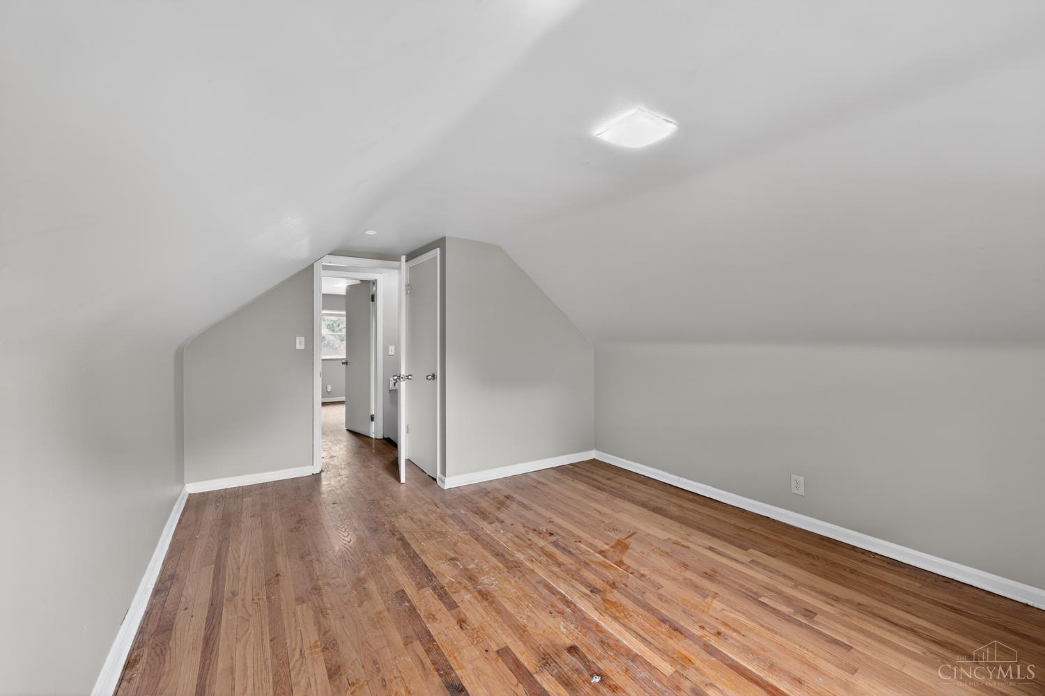 1398 Adams Road Cincinnati, OH 45231 - Photo 25 of 30
